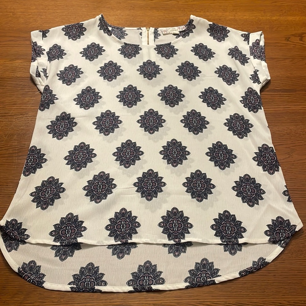 Pink Republic Blouse, Size Medium. Another favorite!